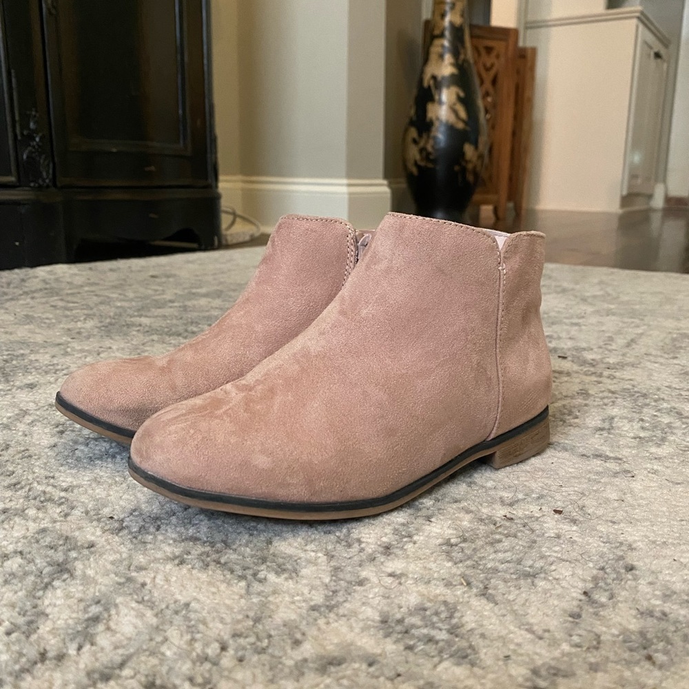 Girls Cat & Jack Nude/Pink boots, sz 13